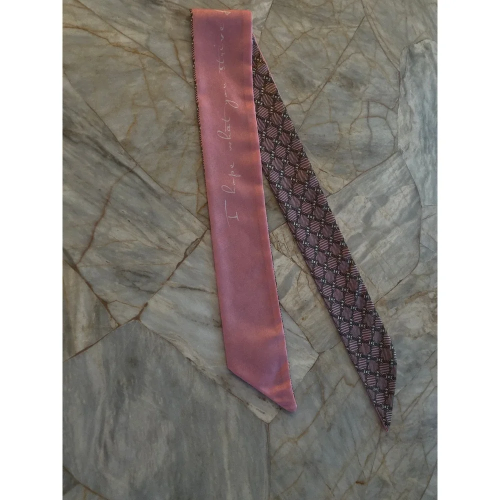 Pink Geometric Chain Link Silk Skinny Scarf Twilly‎ with Script Lettering